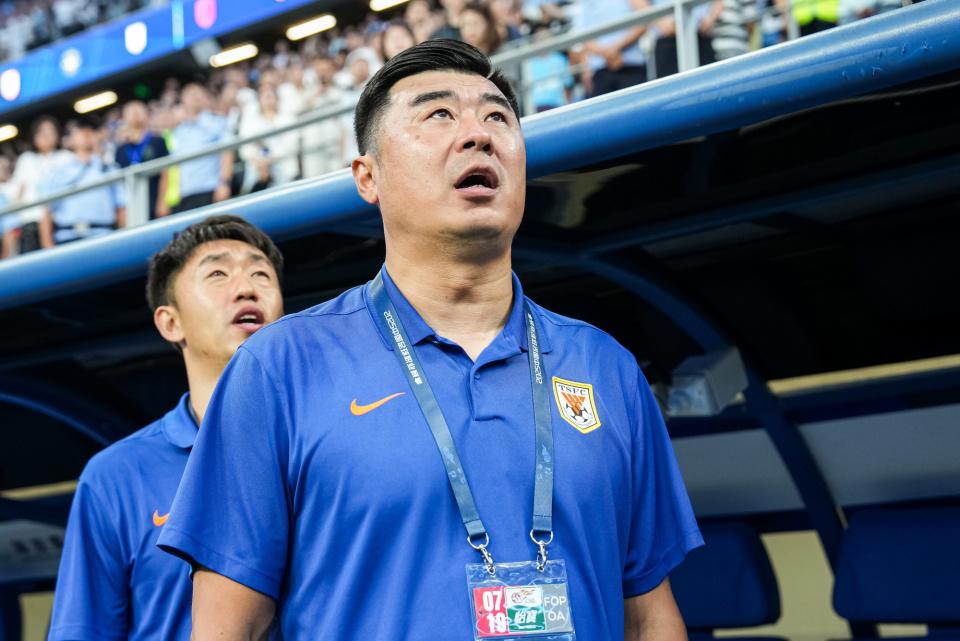 连续, 射破门, 回到主场 连续, 射破门, 回到主场