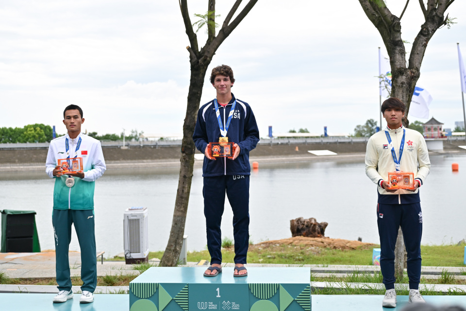 新华社记者, inews